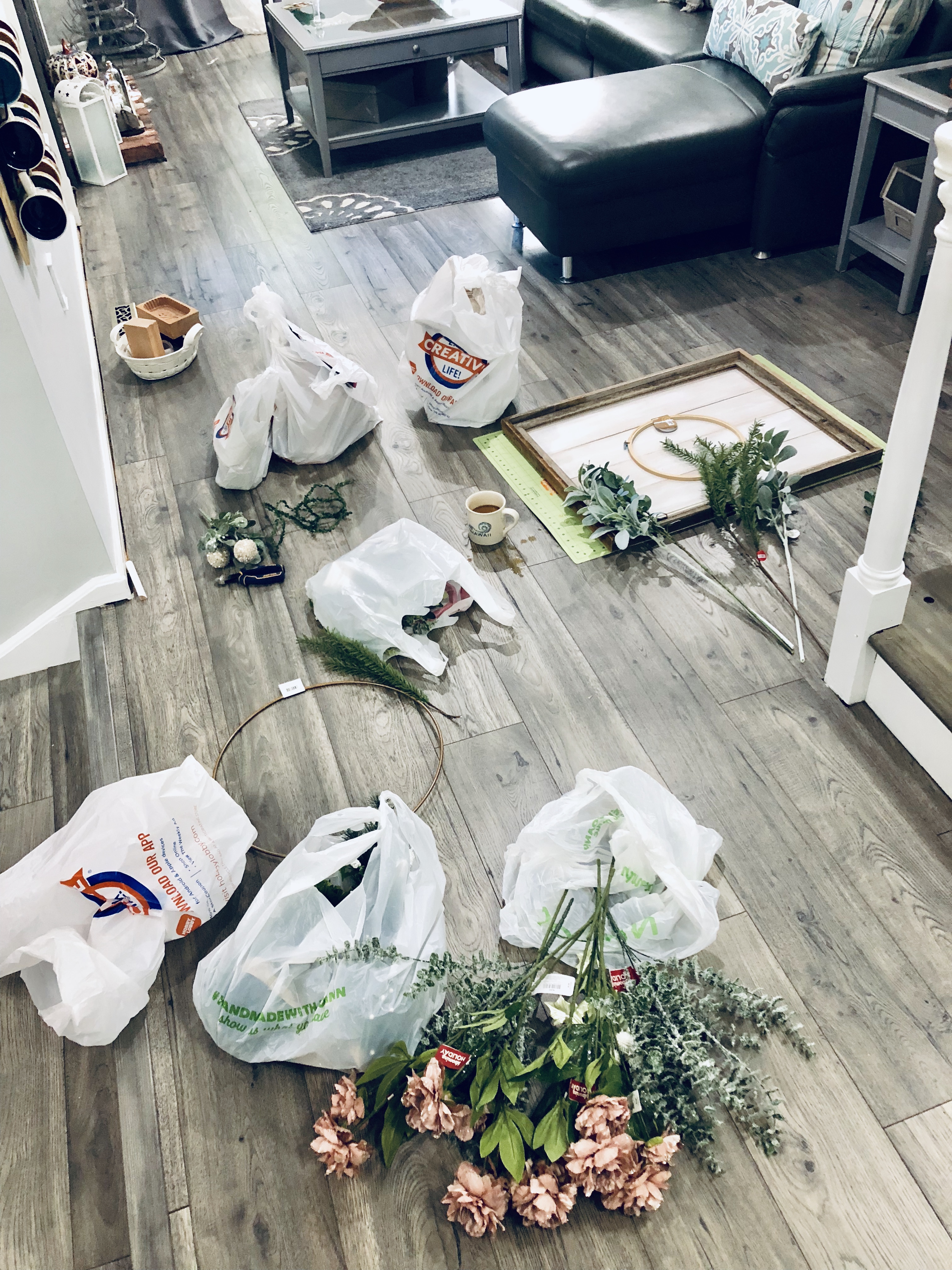 Plastic Bag Holiday Wreath - DIY Home Tutorials